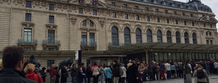 Museo de Orsay is one of Paris!.