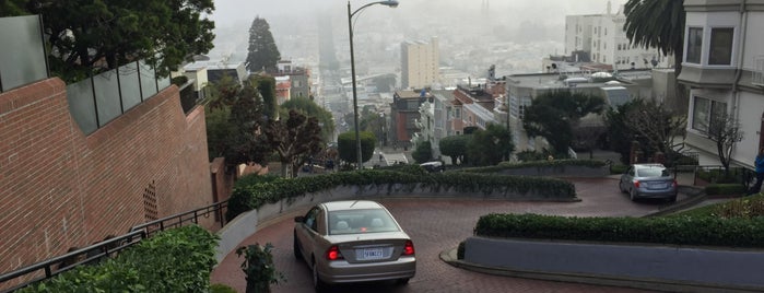 Lombard Street is one of สถานที่ที่ Jono ถูกใจ.