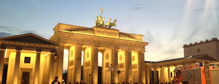 Бранденбургские ворота is one of Berlin.