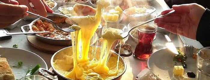 Qarip Restaurant is one of Sevket'in Beğendiği Mekanlar.