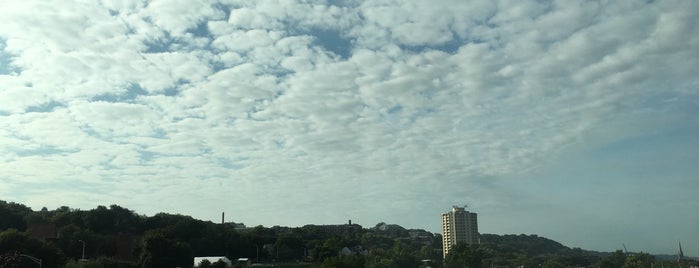 Collar City Bridge is one of Leslie : понравившиеся места.