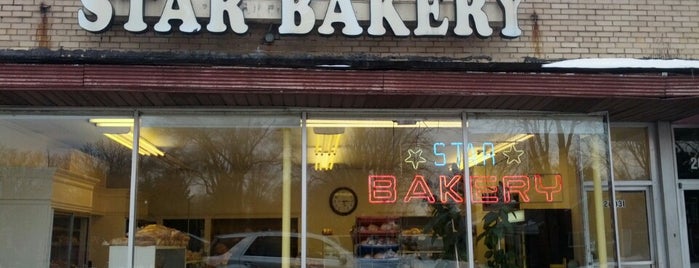 Star Bakeries is one of Locais salvos de Marnie.