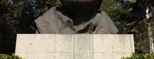 Monumento Colosio is one of Oscarさんのお気に入りスポット.