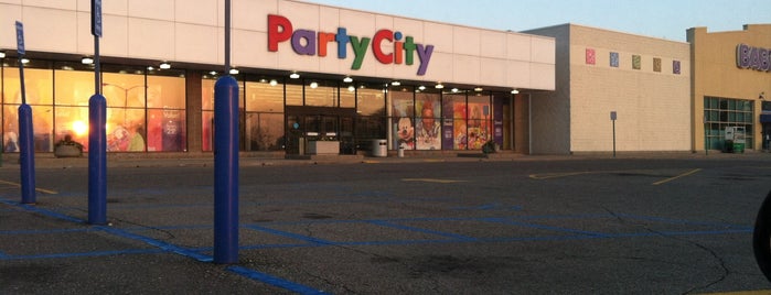 Party City is one of ENGMA : понравившиеся места.