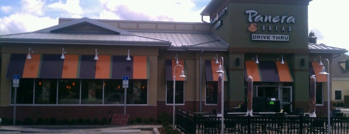 Panera Bread is one of Lugares favoritos de Michael.