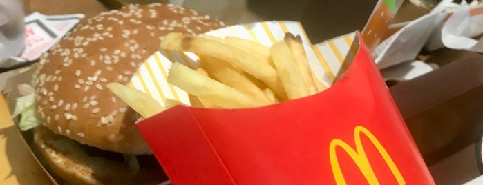 McDonald's is one of Hamburguesas y demás.