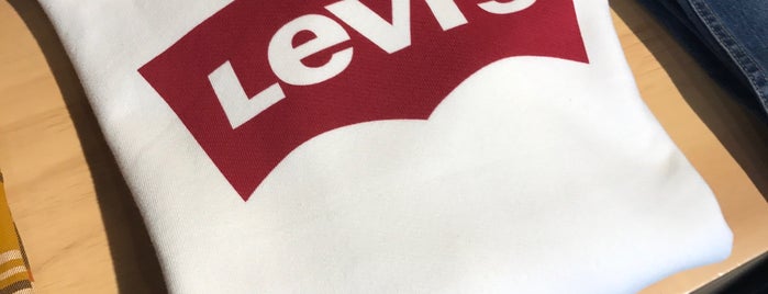 Levi's Store is one of Lieux qui ont plu à gil.