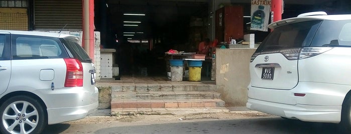 Pasar Besar Bahau is one of สถานที่ที่ ꌅꁲꉣꂑꌚꁴꁲ꒒ ถูกใจ.