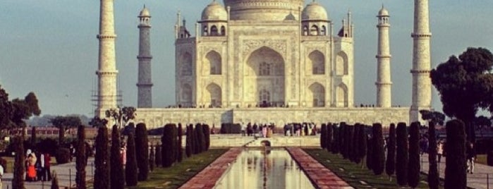 Taj Mahal | ताज महल | تاج محل is one of Posti salvati di Jaye.