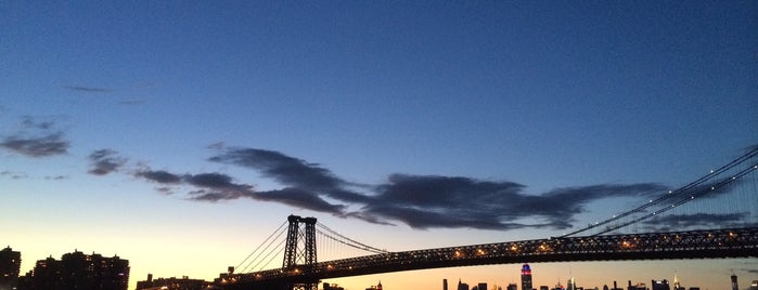 Brooklyn Bridge Park is one of Huaisi’s Liked Places.