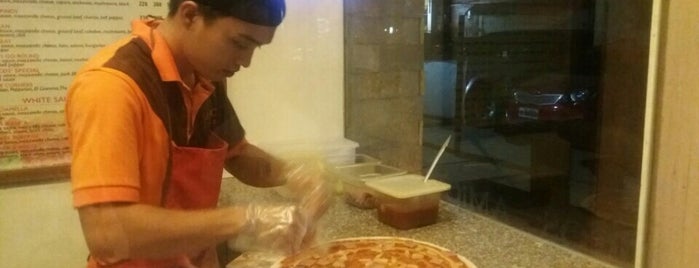 Amicos Pizza is one of Iloilo FoodTrip.