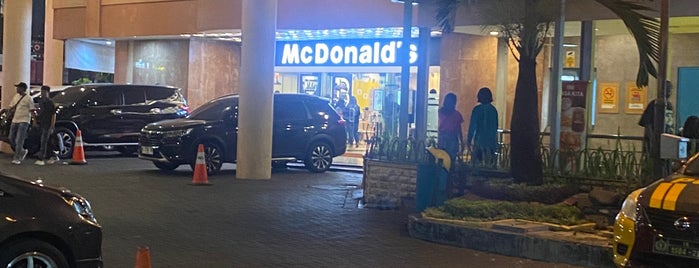 McDonald's is one of Nongkrong di semarang.