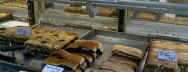 Murciano Boulangerie et Patisserie is one of Locais salvos de Brad.