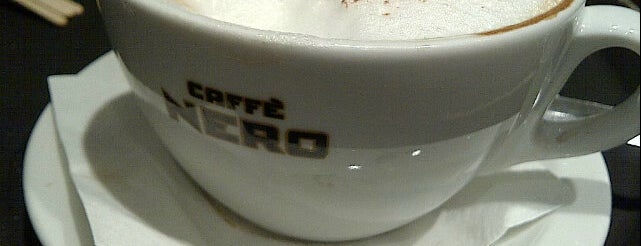 Caffè Nero is one of Tempat yang Disukai David.
