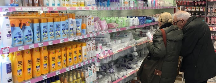 Rossmann is one of Gulinさんのお気に入りスポット.