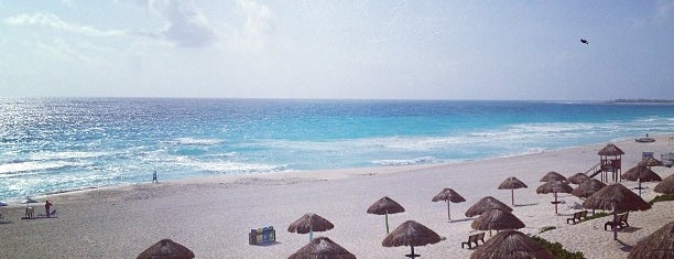 Playa Delfines (El Mirador) is one of lugares por visitar.