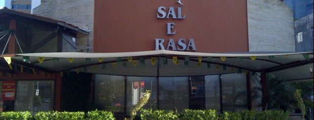 Sal e Brasa Gold is one of Lugares Fantasticos.
