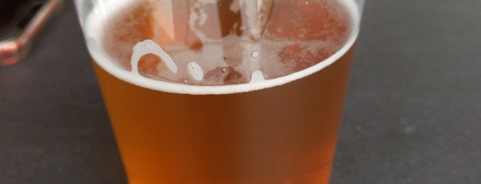 Neon Groundhog Brewery is one of Lugares favoritos de steve.