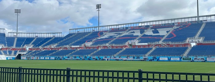 FAU Football Stadium is one of Locais curtidos por Lizzie.