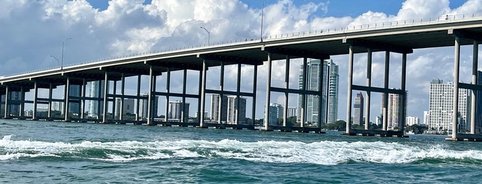 Rickenbacker Bridge is one of Lugares favoritos de Nicolas.