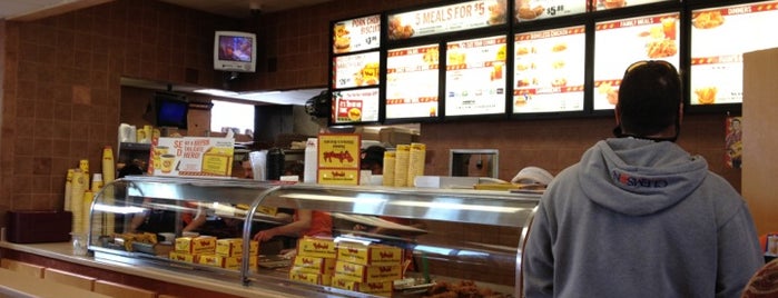 Bojangles' Famous Chicken 'n Biscuits is one of สถานที่ที่ Jeremy ถูกใจ.
