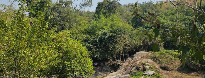Kao Chun Waterfall is one of ราชบุรี.