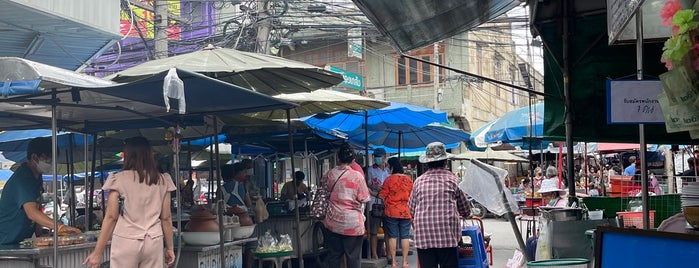 ตลาดบนเมือง is one of Lopburi.