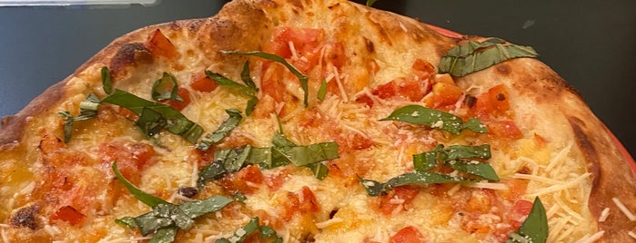 Wolfman Pizza is one of Atd CHARLOTTE lunch options.