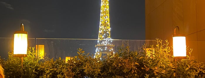 La Girafe is one of Paris Rooftops.