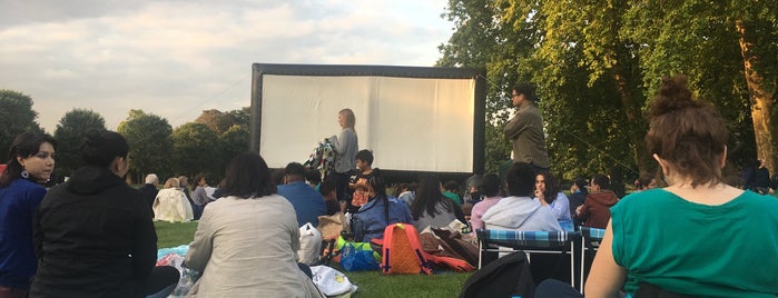 Ravenscourt Park is one of Gozde'nin Beğendiği Mekanlar.