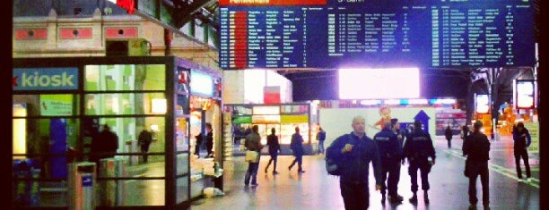 Estação central de Zurique is one of Bahnhof - Railway Station.