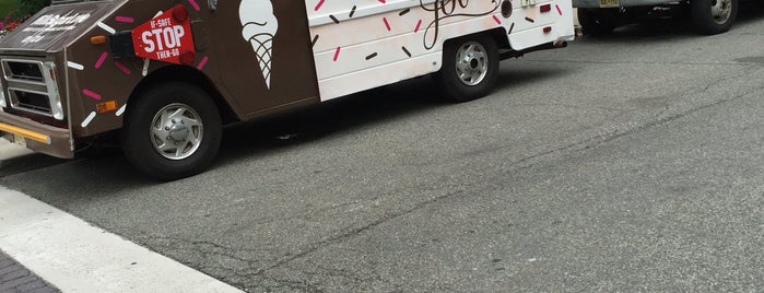 Milk Sugar Love Ice Cream Truck is one of Posti salvati di Kimmie.
