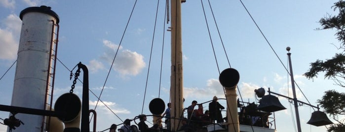 Lightship Frying Pan is one of Summer bars & spots.