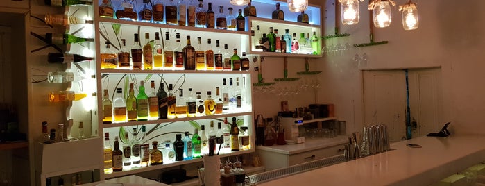 Elia food & drink is one of Lugares guardados de Spiridoula.