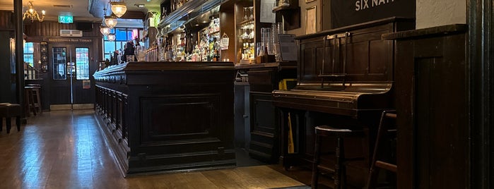 Keats Bar at the Globe is one of London.