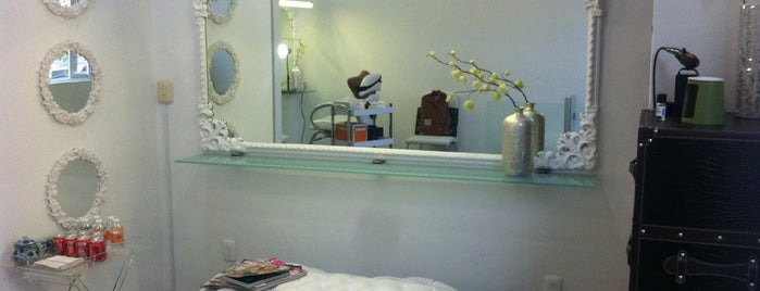 A.M. Glow Salon Boutique is one of Fernanda’s Liked Places.