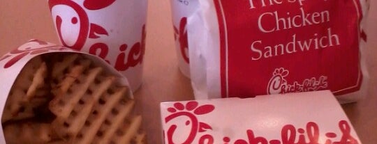 Chick-fil-A is one of Marni'nin Beğendiği Mekanlar.