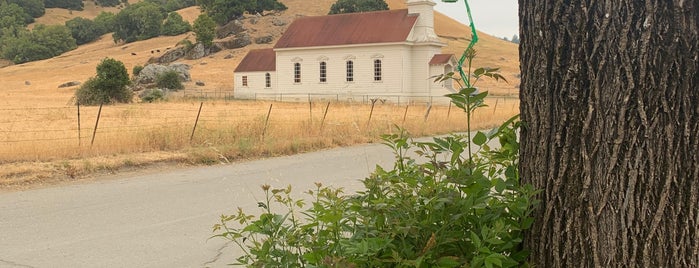 Old St. Mary's of Nicasio Valley is one of Lugares guardados de Aaron.
