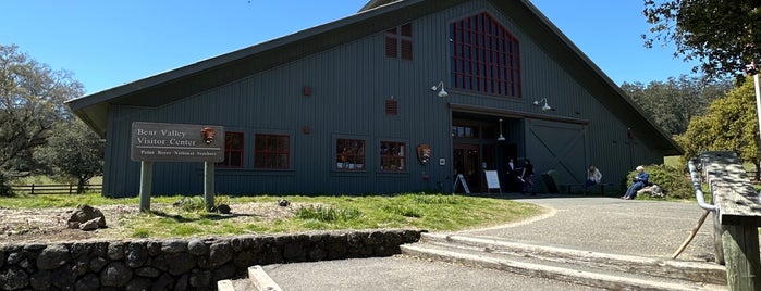 Bear Valley Visitor Center is one of Tempat yang Disukai Vihang.
