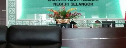 Wisma Audit, Jabatan Audit Negara, Negeri Selangor is one of สถานที่ที่ ꌅꁲꉣꂑꌚꁴꁲ꒒ ถูกใจ.