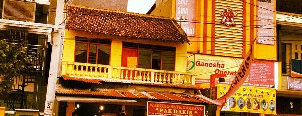 Sate Kambing Pak Dakir is one of Eat Eat Eat Yogyakarta.