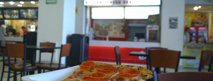 Quicker's Pizza is one of Must-visit Pizza Places in Guanajuato.