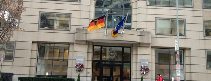 Embassy of The Federal Republic of Germany is one of Theoさんのお気に入りスポット.