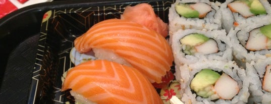 Osaka Sushi Express & Fresh Fruit Smoothies is one of Locais curtidos por Deja.