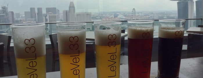 LeVeL 33 Craft-Brewery Restaurant & Lounge is one of Watering Holes in Singapore.