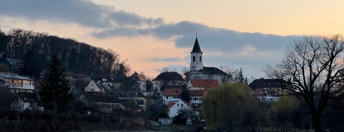 Liboc is one of Pražské čtvrti.