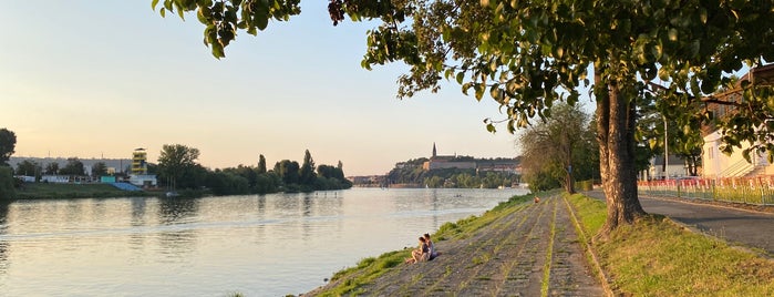 Veslařský ostrov is one of Tempat yang Disukai Lucie.