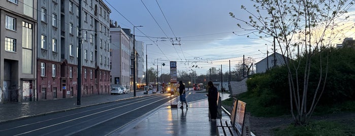 Palmovka (tram, bus) is one of Tramvajové zastávky v Praze.