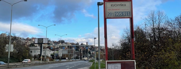 Kuchyňka (bus) is one of Autobusová linka 186 / Bus line 186.