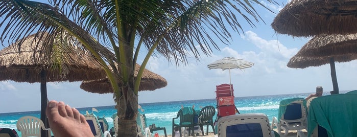 Playa/Beach is one of Lieux qui ont plu à Joaquin.